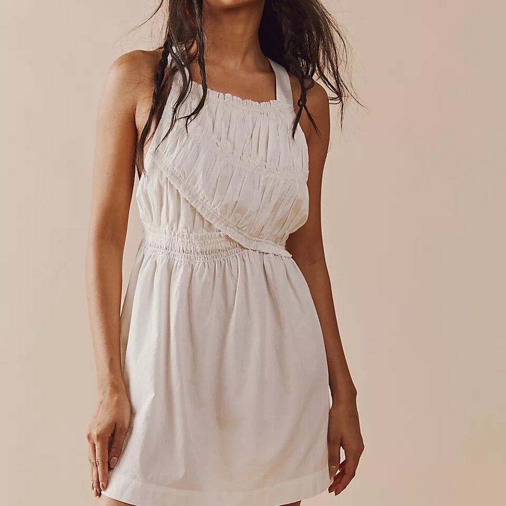 Free People Eyes On Me Mini in White size Medium
